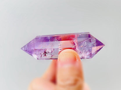 YUANWELLNESS: Natural 12-Faceted Amethyst Vogel Crystal Double-Terminated with Rainbow Inclusions – High-Frequency Crystal Piece - YUAN WELLNESS 